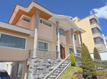 Casa de 4 habitaciones, Quito · Venta Casa Urb. El Condado