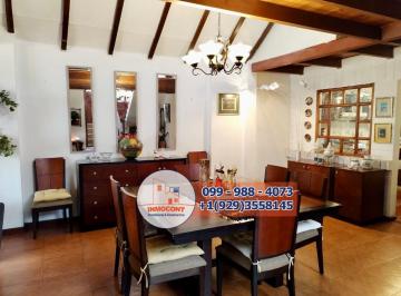 Casa de 3 habitaciones, Cuenca · Casa en Venta Av 10 de Agosto C1535