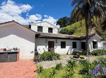 Casa de 1 habitación, Quito · Casa Patrimonial - en Venta - Guápulo - 396 m²