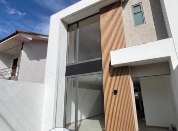 Casa de 3 habitaciones, Cuenca · Casa en Venta con Amplia Area Verde Sector Río Amarillo C1517