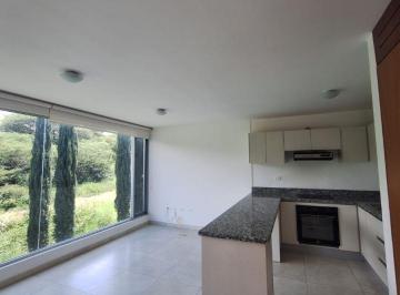 Suite de 1 habitación, Quito · Alquilo Suite un Dormitorio, Cerca Centros Comerciales, Sector Cumbaya