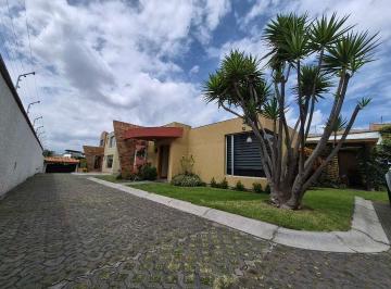 Casa · 150m² · 3 Habitaciones · 2 Estacionamientos · Venta Casa un Solo Nivel, Sin Adosamientos, con Proyeccion, Primavera