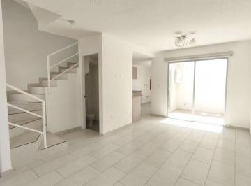 Casa de 3 habitaciones, Quito · Casa Esquinera en Venta en Pomasquí con Áreas Sociales y Seguridad 24/7