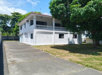Casa de 8 habitaciones, Atacames · Casa de Venta Amoblada en Tonsupa