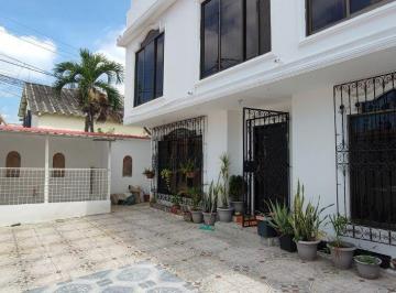 Casa de 7 habitaciones, Guayaquil · Casa Rentera Renovada en Venta, Samanes 1
