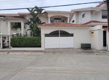 Casa de 4 habitaciones, Guayaquil · Casa de Alquiler en La Puntilla, 4 Dorm., Piscina, Samborondón.