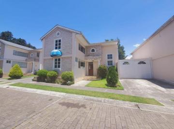 Casa de 3 habitaciones, Quito · Venta Casa en La Armenia – Parque Metropolitano | Valle de Los Chillos | Urbanización Privada