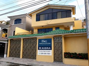 Casa · 275m² · 3 Habitaciones · 2 Estacionamientos · Casa en Alquiler en Urb. Ceibos Norte