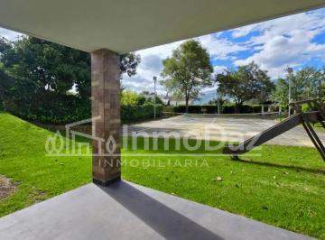 Casa de 3 habitaciones, Quito · Casa Independiente de Renta Cumbaya Dentro de Urbanizacion