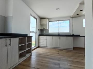 Casa · 121m² · 3 Habitaciones · 2 Estacionamientos · Venta Linda Casa en La Pampa Cerca Al Club de La Liga