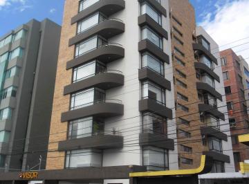 Departamento de 2 habitaciones, Quito · ¿Vivir a 1 Cuadra del Parque de La Carolina? Este Traqnuilo Departamento ¡Es Para Usted!