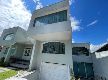 Casa de 3 habitaciones, Quito · Casa en Venta en Miravalle. Cumbaya