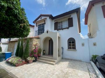 Casa de 5 habitaciones, Guayaquil · Casa con Suite y Área Bbq en Terranostra
