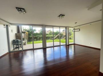Casa de 3 habitaciones, Quito · Casa en Venta, Dentro de Urb. en El Corazón de Cumbayá $280.050