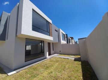 Casa de 3 habitaciones, Quito · Vendo a Estrenar Moderna Casa Esquinera Dentro de Urbanización