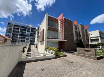 Casa · 230m² · 3 Habitaciones · 2 Estacionamientos · Casa Esqunera en Venta Ponceano Alto