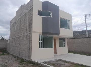Casa de 3 habitaciones, Quito · Casa de 150 m² con 3 Habitaciones en Venta en Mitad del Mundo