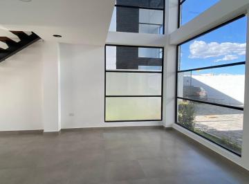 Casa de 3 habitaciones, Quito · Casa de Venta Sala Oble Altura, No Adosada. Dentro de Urbanización.