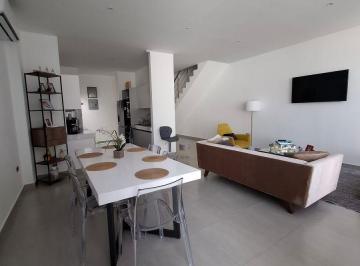 Casa de 4 habitaciones, Guayaquil · Puerto Azul: en Alquiler Casa Nueva con Modernos Acabados, 3 Dorm. y Amplio Patio Social