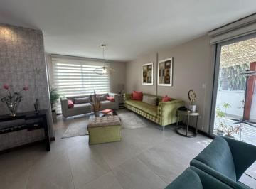 Casa de 3 habitaciones, Quito · Dúplex de Lujo en Cumbayá Sector Usfq con Jardín Privado y Amenidades Tipo Club