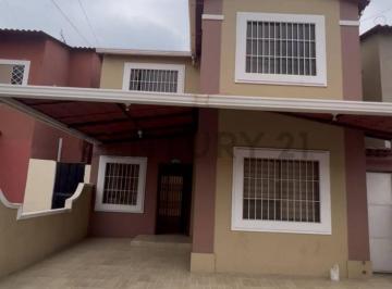 Casa · 97m² · 3 Habitaciones · Casa en Alquiler Urb. La Joya