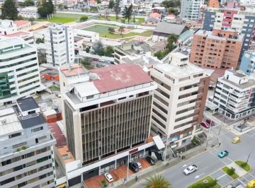 Oficina comercial · 408m² · 7 Estacionamientos · Oficina en Renta