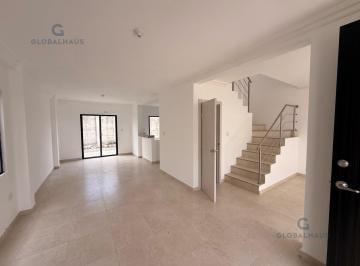 Casa · 130m² · 3 Habitaciones · 1 Estacionamiento · Venta de Casa en La Joya, Urbanización Aguamarina con 3 Habitaciones. C. a