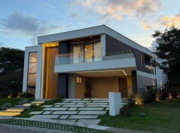 Casa de 4 habitaciones, Quito · Hermosa Casa de Venta en Puembo Urbanización