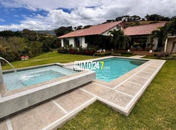 Casa de 3 habitaciones, Santa Isabel · Cᴀsᴀ ᴅᴇ ᴄᴀᴍᴘᴏ ᴄᴏɴ ᴘɪsᴄɪɴᴀ - 4.300 ᴍ² - Yᴜɴɢᴜɪʟʟᴀ