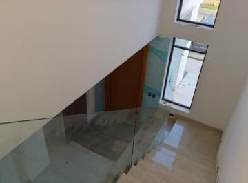 Casa · 338m² · 5 Habitaciones · 2 Estacionamientos · Casa en Venta, Urbanizacion El Condado Vicolinci, Irir