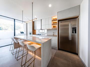 Casa · 170m² · 3 Habitaciones · 2 Estacionamientos · Casas en Venta en Tumbaco – Urbanización Exclusiva de Baja Densidad – Desde Usd 198.900