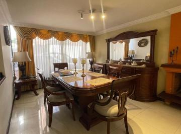 Casa de 5 habitaciones, Quito · Casa de 3 Plantas en Venta, en Conjunto. Av Brasil