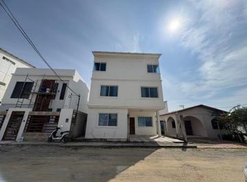 Casa de 4 habitaciones, Playas · Se Alquila Casa de Tres Pisos con Terraza en Urbanización Acapulco con Vista Al Mar