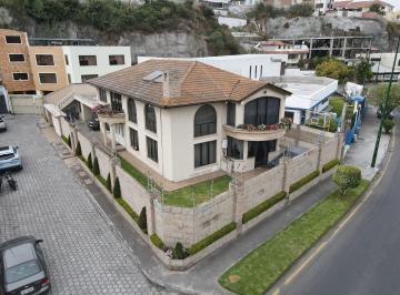 Casa de 4 habitaciones, Ambato · Casa Independiente en Ficoa Ideal Para Vivienda o Negocio