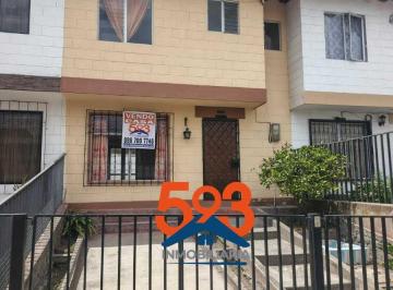 Casa de 3 habitaciones, Latacunga · Casa de Venta en Latacunga