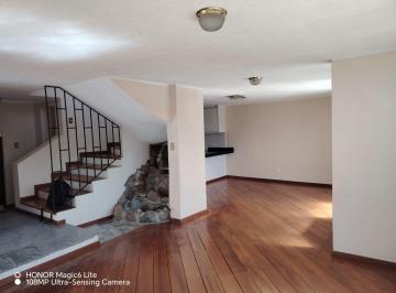 Casa · 270m² · 3 Habitaciones · 4 Estacionamientos · Casa en Venta 270 m² Sangolquí