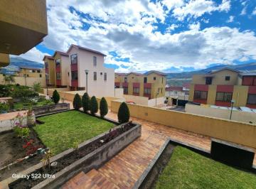 Casa de 4 habitaciones, Quito · Venta Casa Carcelen 4 Dorm. 2 Terrazas 1 Patio Pergola 1 Parqueadero 204 m Universidad Sek