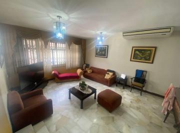 Casa · 653m² · 11 Habitaciones · 3 Estacionamientos · Casa en Venta de 3 Pisos Ideal Para Rentar en Alborada 10 Ma Etapa en Conjunto Cerrado