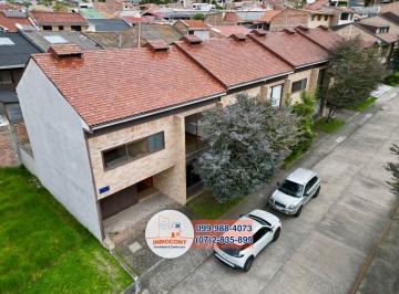Casa de 3 habitaciones, Cuenca · Moderna Vivienda en Venta, Sector El Tejar C1205