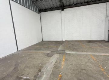 Bodega-Galpón · 69m² · 1 Estacionamiento · Hermosa Bodega de Arriendo de 69 m² (Sector La Ofelia)