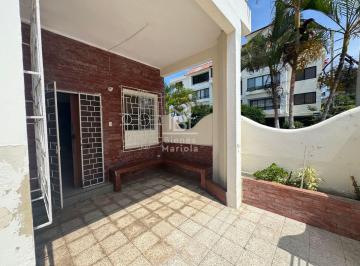 Casa de 7 habitaciones, Salinas · Casa Esquinera en Venta en Chipipe – Excelente Oportunidad de Inversión