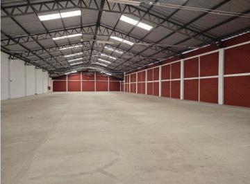 Bodega-Galpón · 1489m² · Rento Galpón Sobre Panamericana Norte Entre Carapungo y Calderón