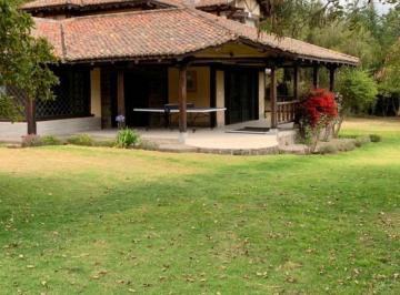 Hacienda-Quinta de 3 habitaciones, Quito · Vendo Quinta en Yaruqui