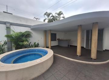 jacuzzi · Rrr Alquiler Casa 3 Dorm. Más Suite de Dos Ambientes, Primeros Kms. Samborondón