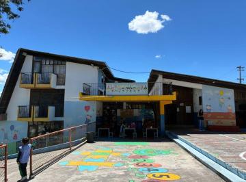 Casa de 4 habitaciones, Quito · Renta Casa con Terreno Sector Los Laureles