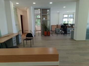 Oficina comercial · 123m² · 2 Estacionamientos · Se Renta Ampia Oficina en El Centro de Negocios La Esquina en Cumbayá