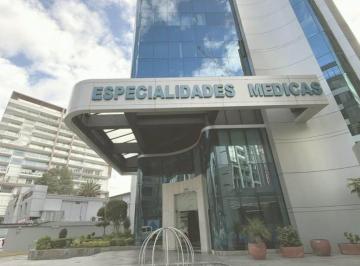Consultorio de 2 habitaciones, Quito · Consultorio en Prestigioso Edificio Clinica Santa Lucia
