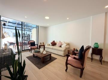 Departamento · 100m² · 2 Habitaciones · Departamento en Venta en Cumbayá Cerca de La Usfq con Patio Privado
