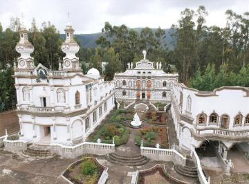 Habitación · 8400m² · 29 Estacionamientos · Venta de Complejo Hotelero, Cayambe $5,000,000