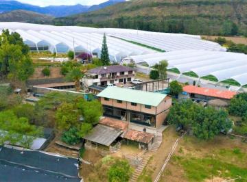 Quinta vacacional · 1000m² · 10 Habitaciones · 15 Estacionamientos · Venta Hacienda 20 Ha, Urcuquí, Ibarra $1,550,000
